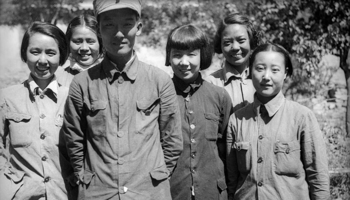 1939年5月，著名演员、革命文艺工作者陈波儿率领“战区妇女儿童考察团”深入晋察