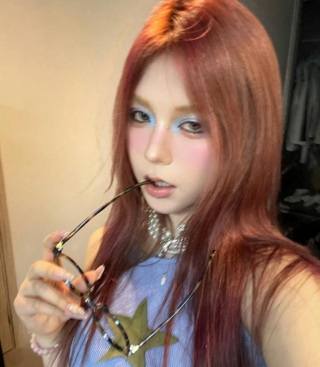 网红“刀小刀”回应被警方带走，用女方的话说，就是自己被前男友给坑了。
当初两人成