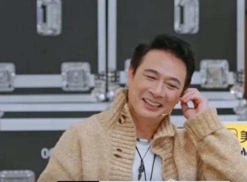 吴镇宇冲上热搜！
5月5日，吴镇宇突然冲上了热搜，这次不是他被某个学员震惊到无语