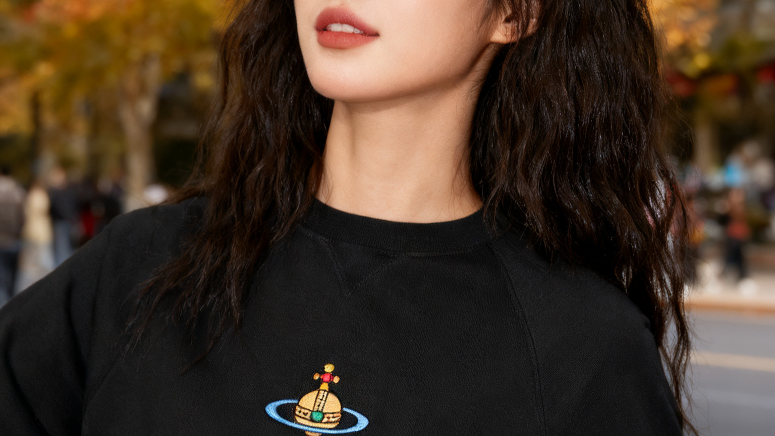 西太后卫衣太懂女生！简约高腰设计显腿长，全棉面料软乎乎，秋冬穿超舒服