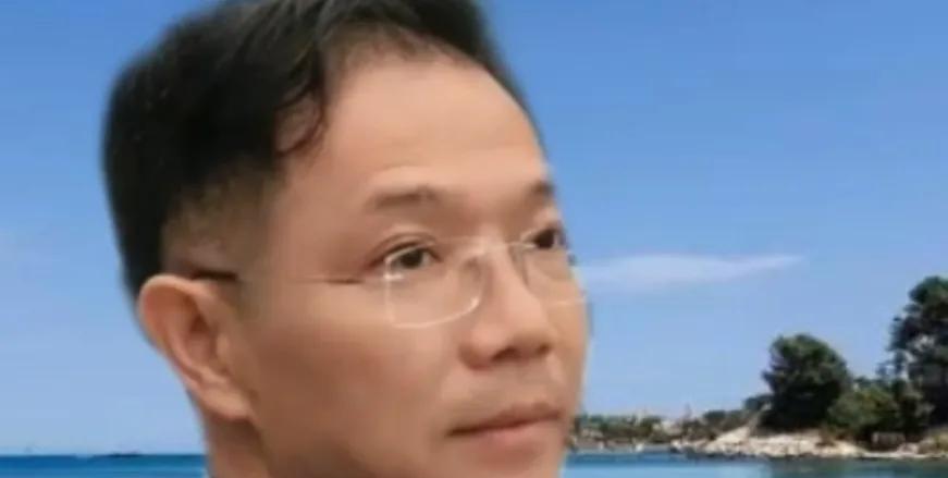 新动态：昨天李老师开会前收到死亡威胁
昨天李老师在去开会现场路上直播时，有人进直