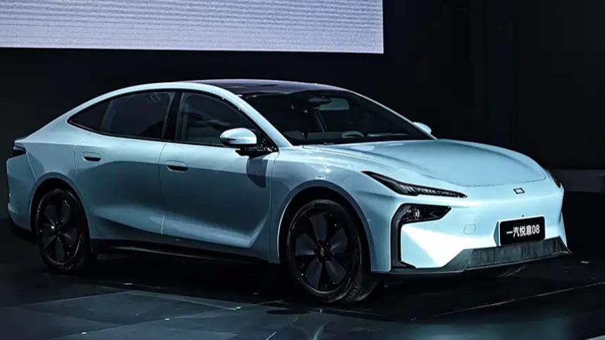 一汽奔腾悦意08最新官图发布 提供纯电与增程动力