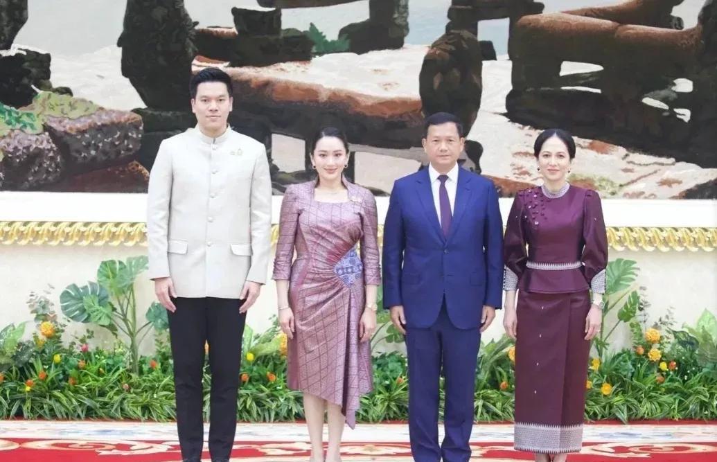 现在都以大个头为美，可是佩通坦的大个头丈夫明显不如洪玛耐看着漂亮。
当然洪玛耐的