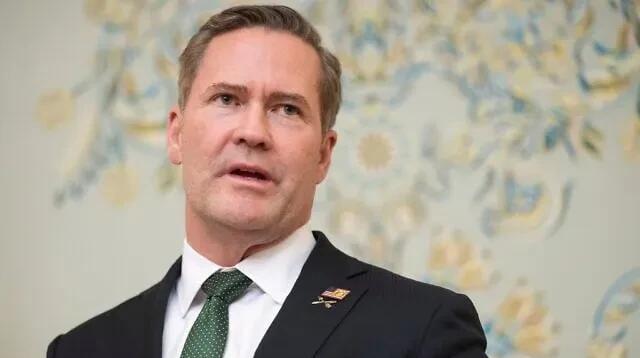 美国国家安全顾问迈克·沃尔兹在接受福克斯新闻采访时，称将对“将记者拉入也门群聊”