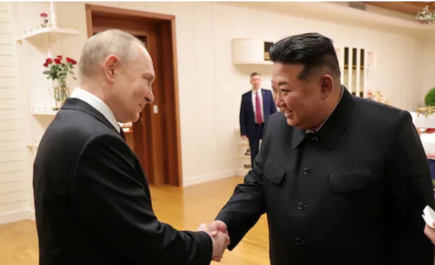 终于明白我国为啥一直没援助俄罗斯，看朝鲜如今处境就明白了，当时俄乌打的火热时，朝