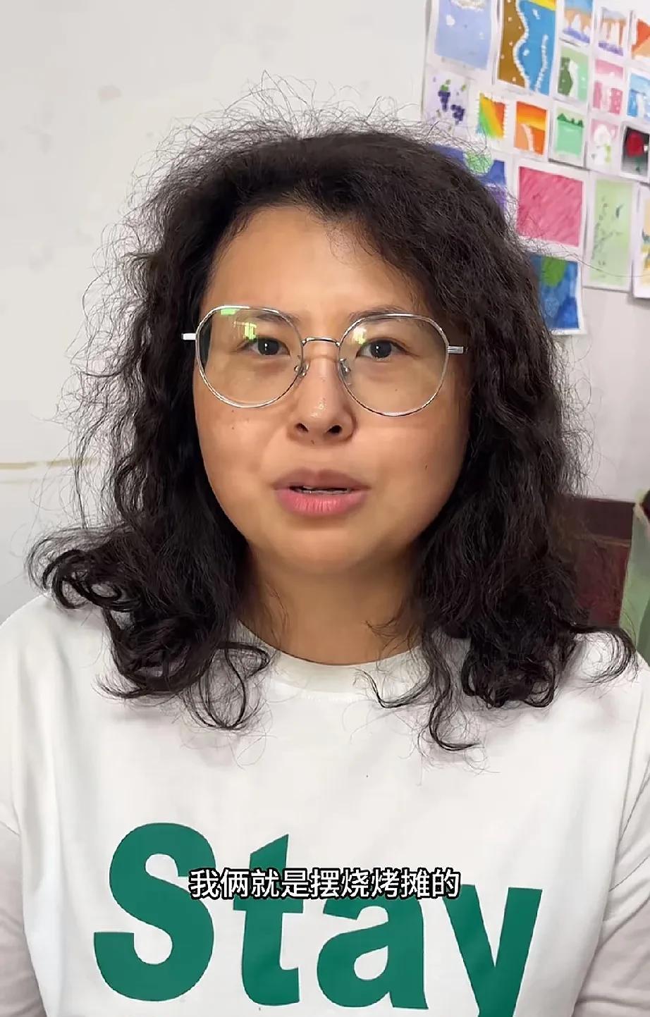 一点也不羡慕常州这家烧烤老板娘，甚至她还有些冒险。
因为赞助“苏超”常州赛区的的