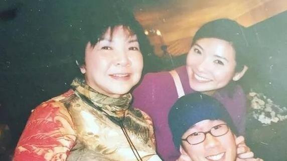 车婉婉再发声：张英才非生父，10年前已和美籍生父相见