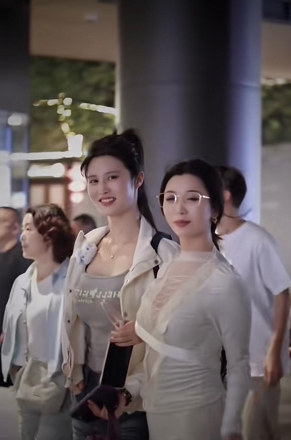 街头漫步好惬意