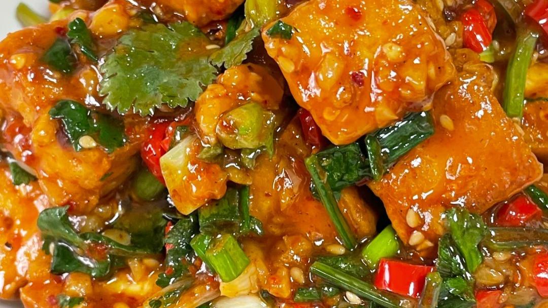 爆香浇汁豆腐！外酥里嫩巨下饭，配酒拌面都绝了