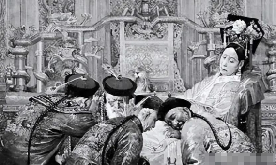 1908年，慈禧临死前一刻，太监看她马上不行了，赶紧给她喝了一碗海龟汤，吊着最后