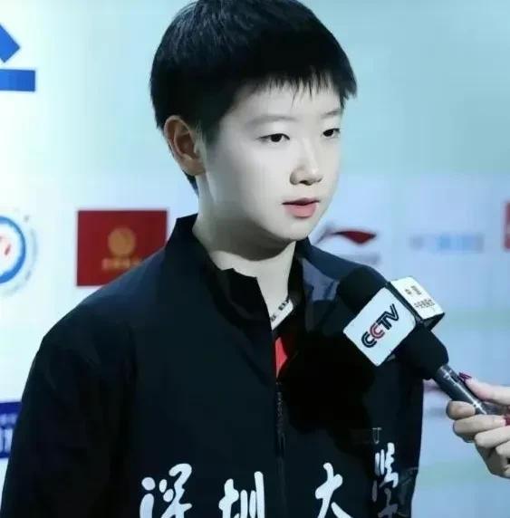 只有深大俱乐部没有嫌弃莎莎。没有嫌她没有商业价值。只有汰渍一直支持她。
只有她的