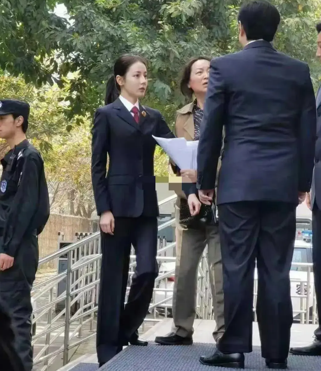 制服果然都比较难驾驭！