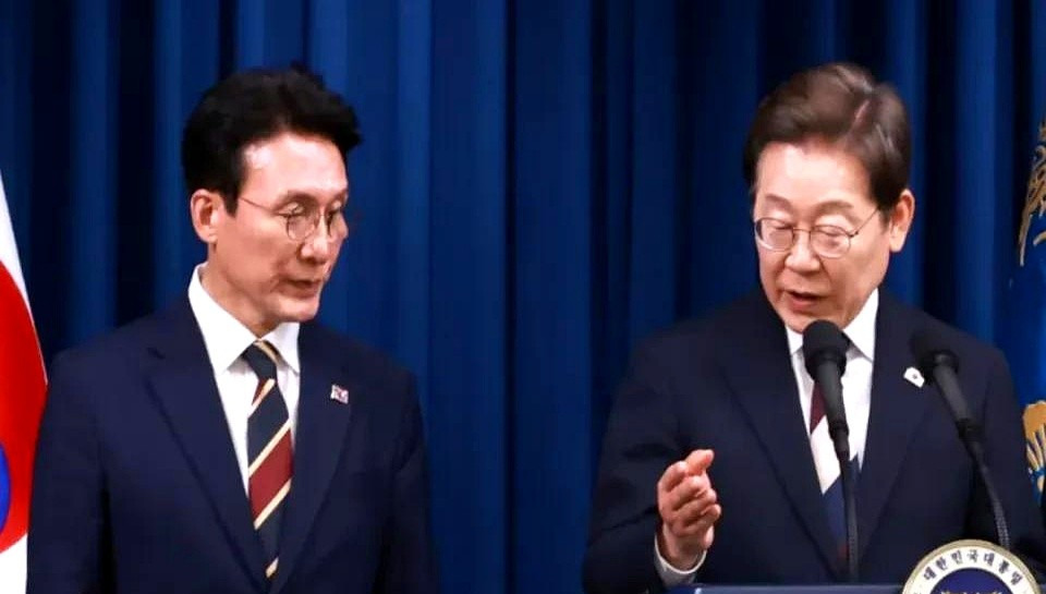抓紧！处理掉国民力量党这帮人





---





真让人捏把汗！韩国政坛