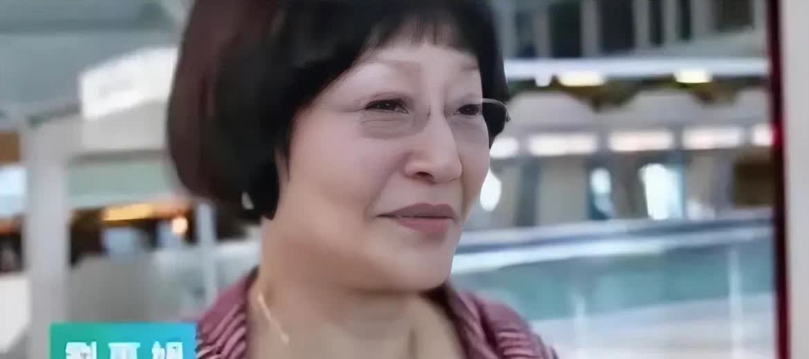 相比大s，刘惠娟真是个狠人！

她和李兆基离婚后差不多是净身出户，直接移民加