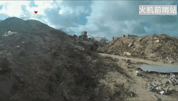 真孤胆英雄！昨天，在加沙地带的汗尤尼斯，一名哈马斯卡桑旅战士独自靠近以军一辆“美