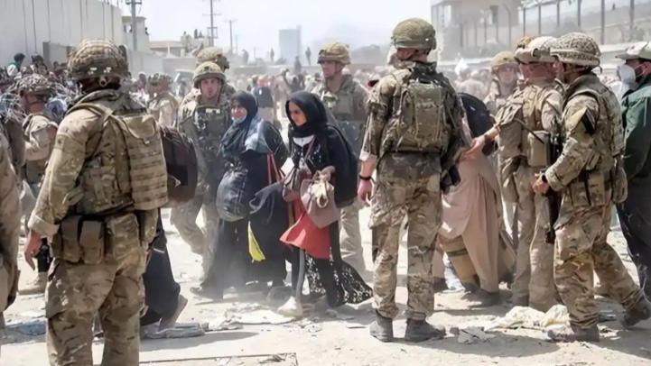 美国打仗时最怕什么？张召忠犀利点破：出现这2情况，美军必败