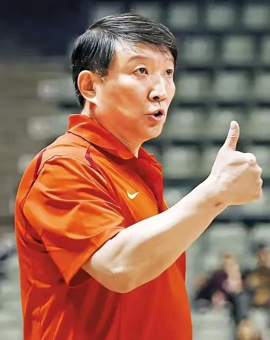 男篮亚洲杯获得了亚洲杯亚军，郭士强教练的执教能力得到全国球迷的肯定。也让全国人民