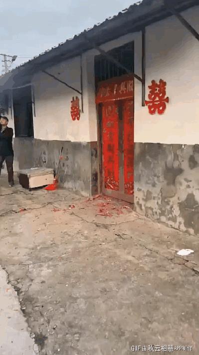这新郎看着有点不太聪明的样子[捂脸]