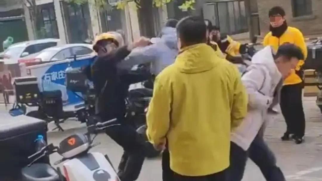 外卖骑手刀刺站长：3000元纠纷如何酿成流血冲突