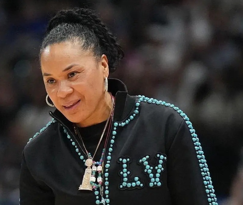 据报道，尼克斯队已就主教练一职与 Dawn Staley 进行了接触