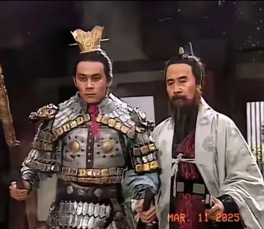 吕布这身汉甲这么帅，为什么老三国全员倭甲。