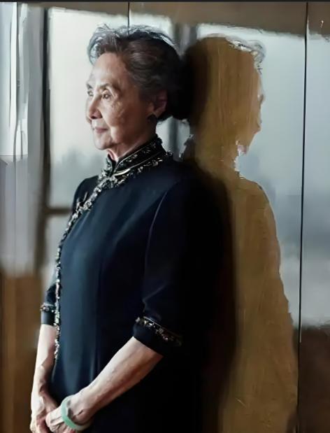建议只有女儿的老人，不要把养老寄托在女儿、女婿身上。眼下这个社会，虽然养儿防老都