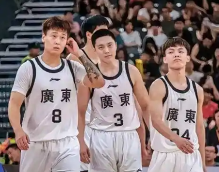 北京时间11月11日，全运会成年组两场半决赛赛程如下：
第一场16：00，四川男