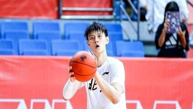 中国男篮90-52蒙古，赛后评分：三人满分，一人9分，三人低分
