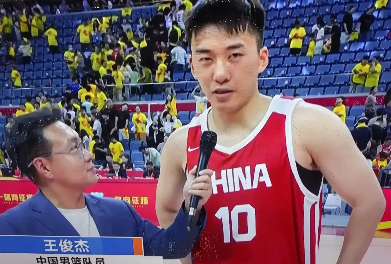 王俊杰彻底终结了杜润旺和付豪的国家队之路——估计今后中国男篮再也看不到杜润旺和付