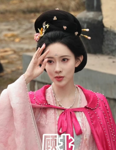 孟姐脸都瘦得凹进去了，对自己的要求太高了