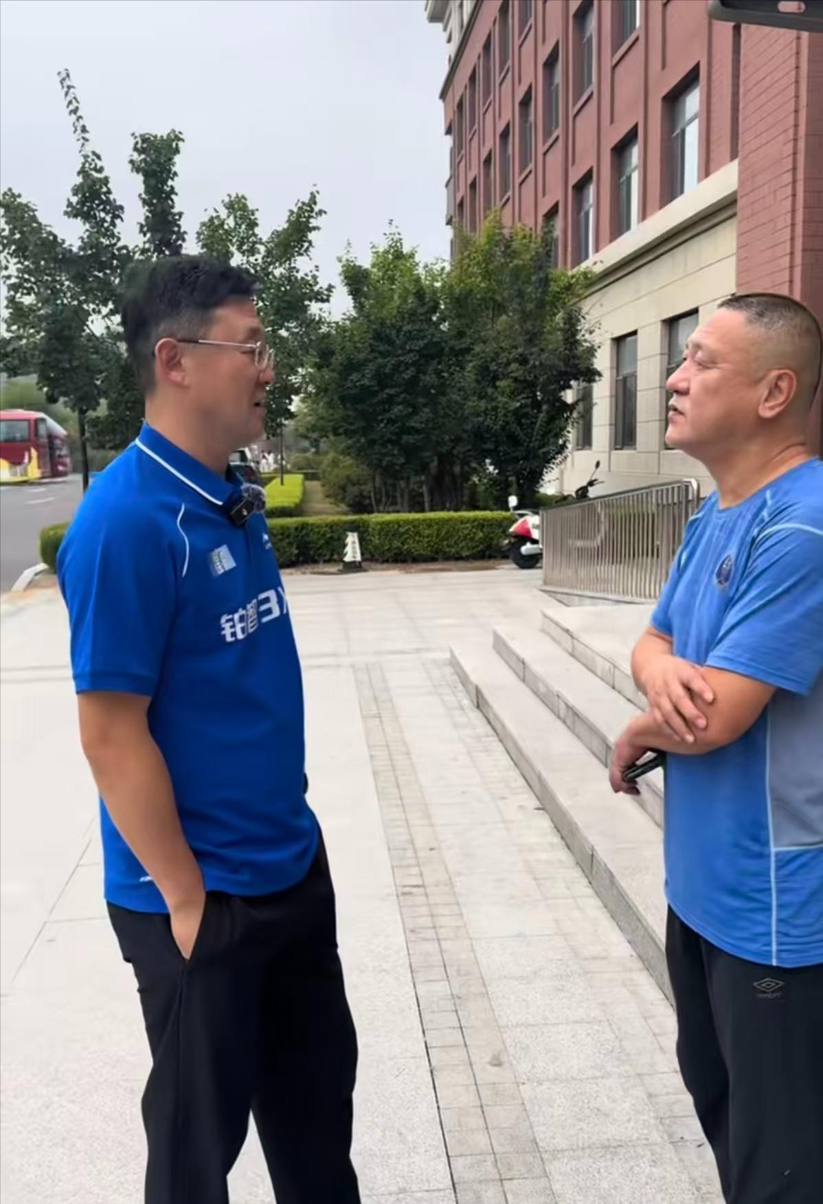 前国足队长马明宇到大连拜访孙继海，两人探讨青训发展的方向
孙继海目前在大连是有3