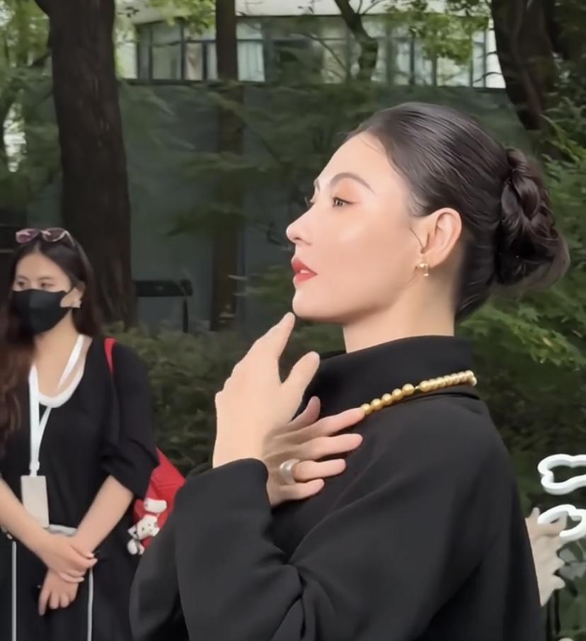 7月24日上海的TASAKI珠宝鉴赏活动太有看头了，张柏芝和周也都惊艳亮相。46