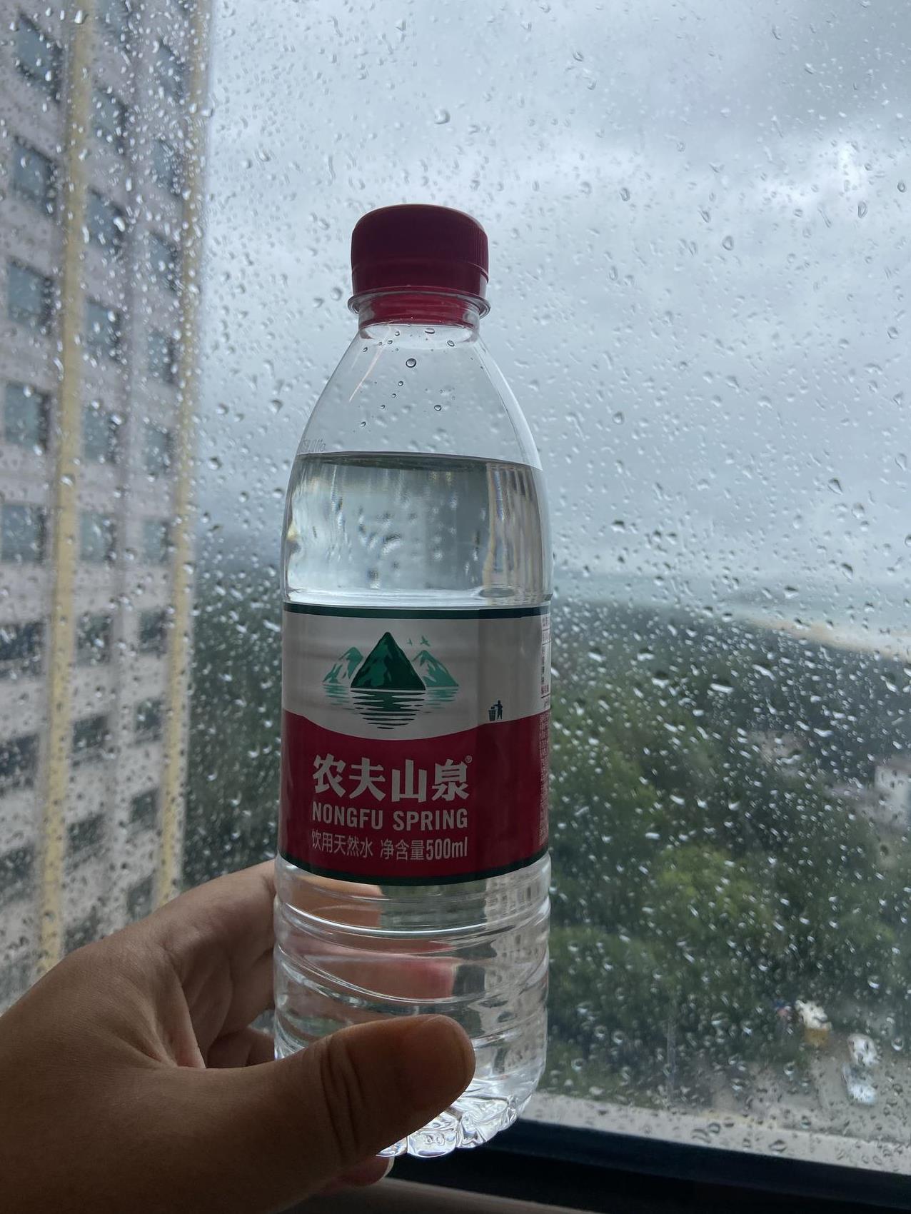 开眼界了，估计90%都没见过这种农夫山泉吧！