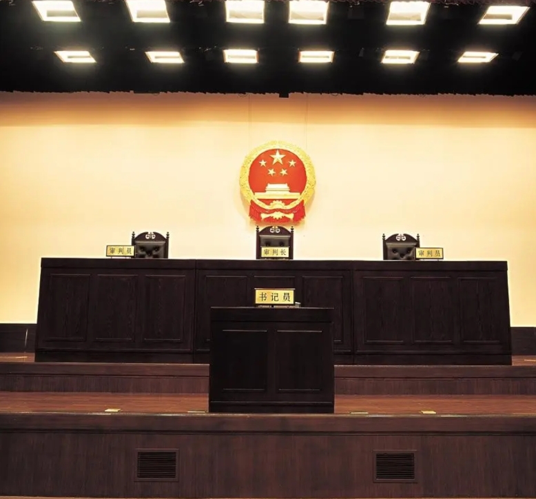 贵州，一司机路遇两名招手乘客，主动停车送其上学，却被交通局以“非法营运”重罚2万