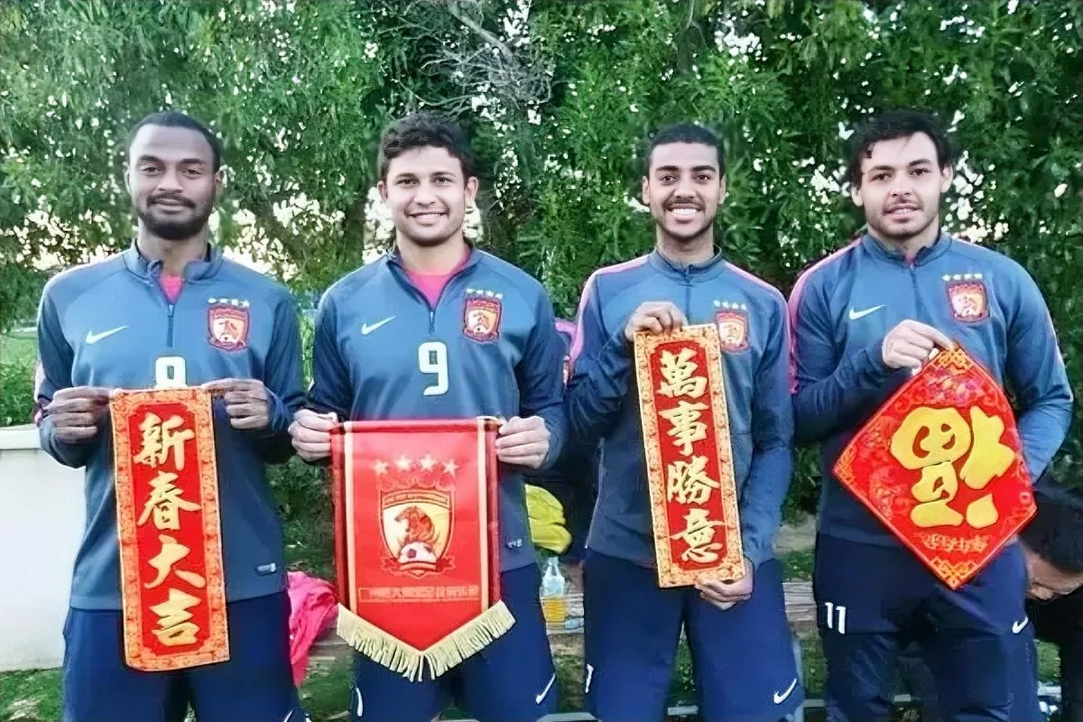 中国足协应该把俱乐部外援总工资帽设为1000万欧！

随着上海海港和上海申花的全
