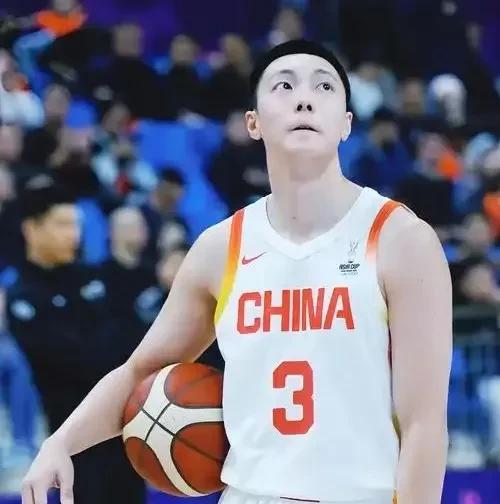 今晚中国男篮在亚洲杯热身赛中90-70大胜波黑男篮，取得热身赛三连胜。本场比赛主