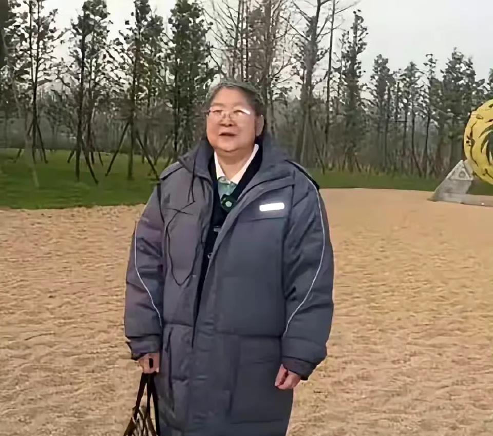 1996年中央军委决定给李敏副军职待遇，她说：我父母是我父母，我是我。感觉自己受