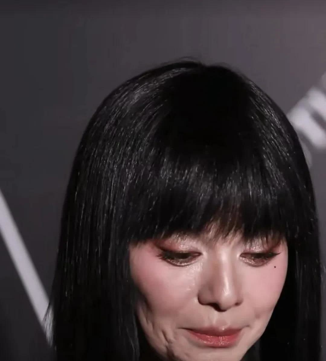 今日的“雪姨”，因为魔鬼的身材，“不老”的状态上了热搜！
其实去掉美颜滤镜，“