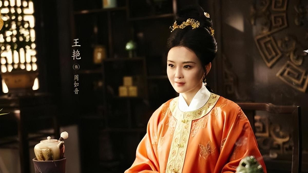 同样嫁豪门，王艳复出显老态，胡静综艺秀恩爱，婚姻决定女人状态
