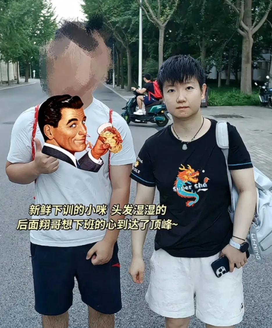 乒超后孙颖莎首次现身！
莎莎一如既往的每天去训练场，任凭外界纷纷扰扰，她也会雷打