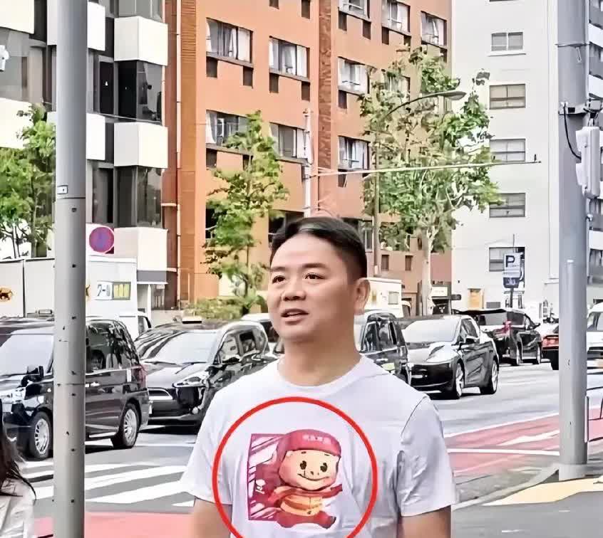 章估计后槽牙都要咬碎了！
她怎么也不会想到，
自己老公今天在东京街道上，竟然