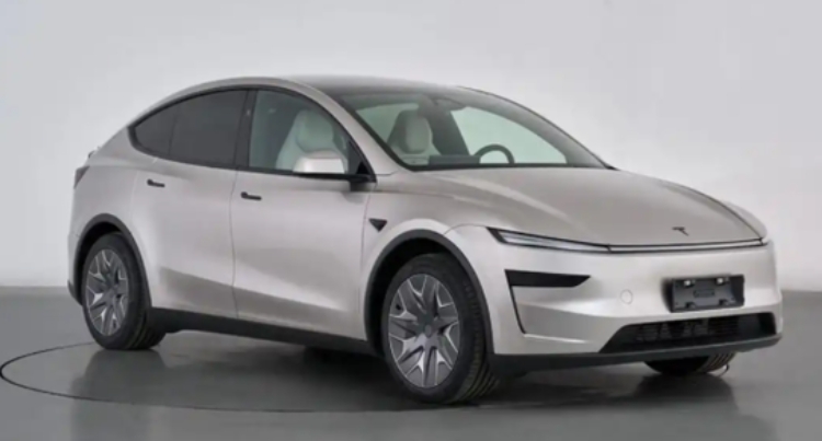 特斯拉Model Y L发布了，售价为33.9万元起步，预计下个月就会交付。
这