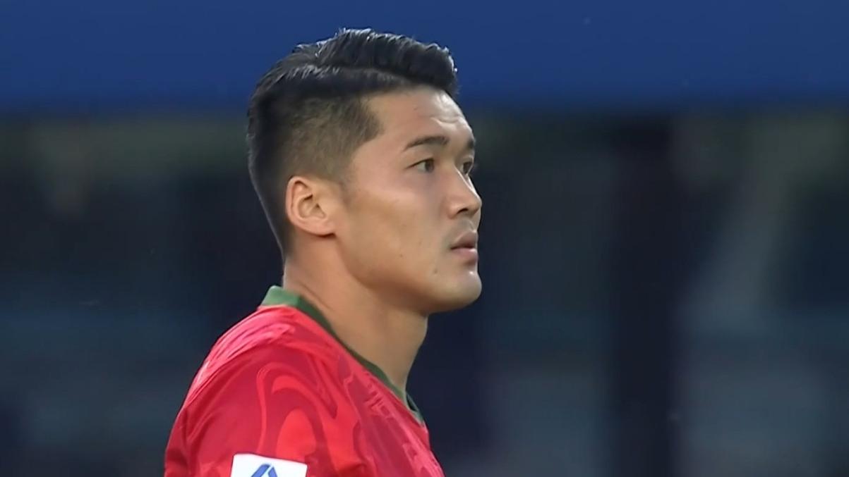 2-1绝杀！36岁邓卓翔神了：带中超垫底队5轮赚10分，排名反超5队