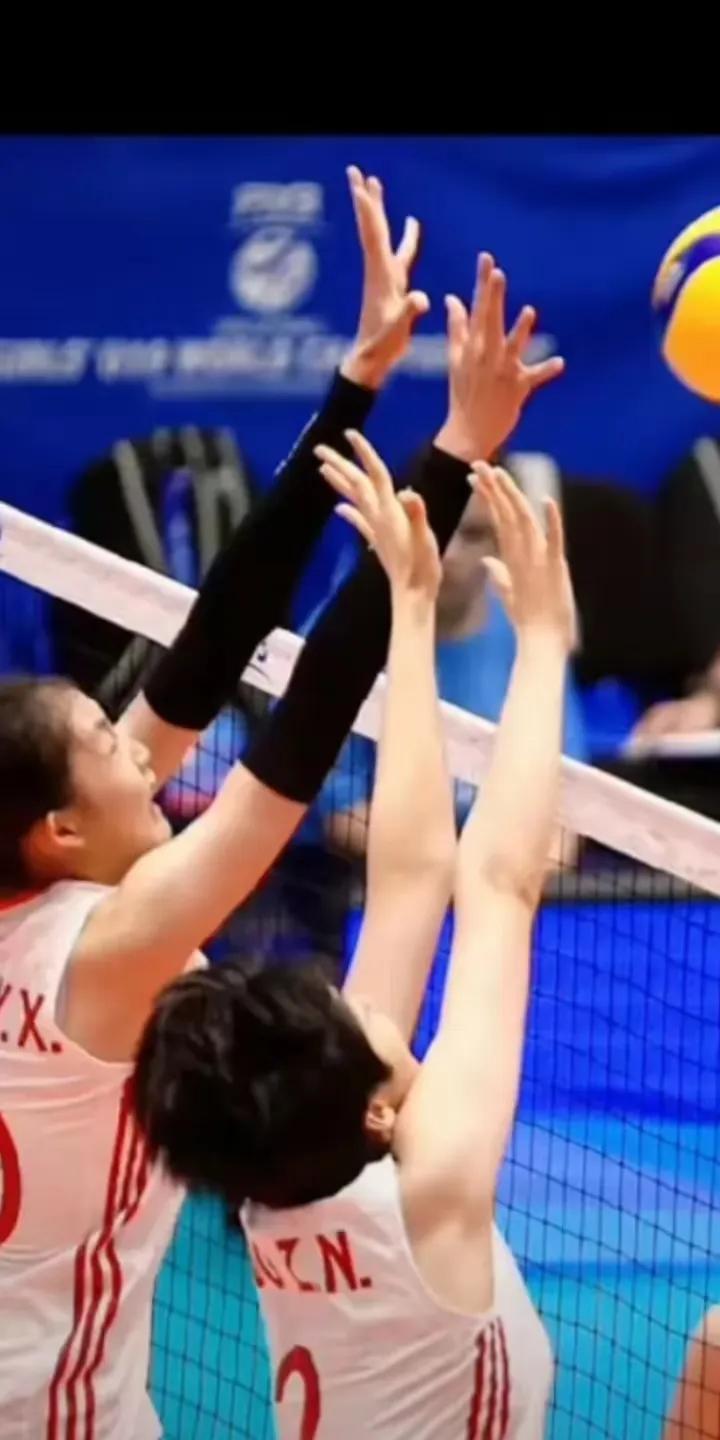 u19女排8进4中国女排对陈土耳其女排，中国队1比2落后，第四局土耳其15比4领