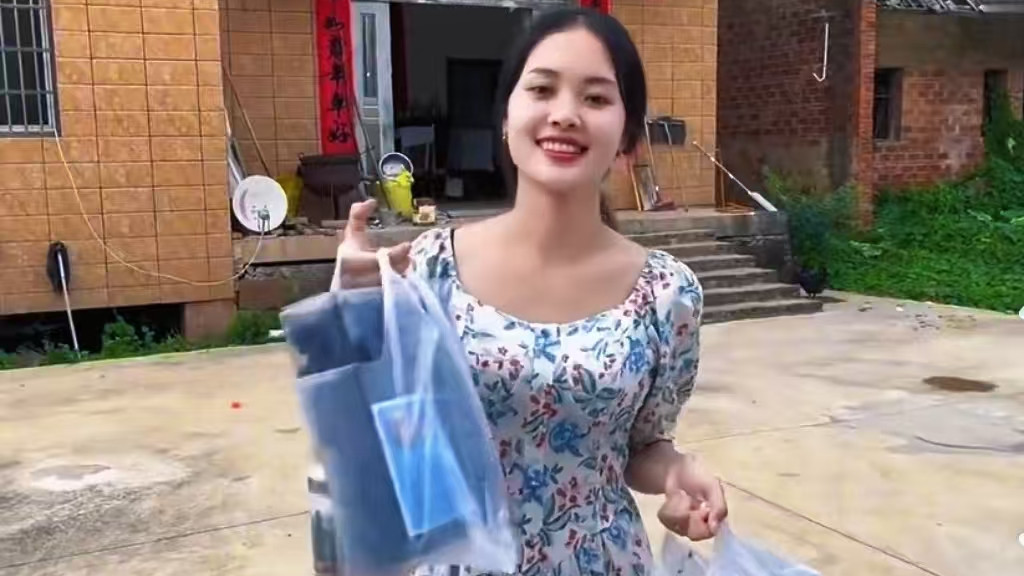 江西小伙没钱讨老婆，零彩礼娶漂亮老挝媳妇，如胶似漆网上秀恩爱