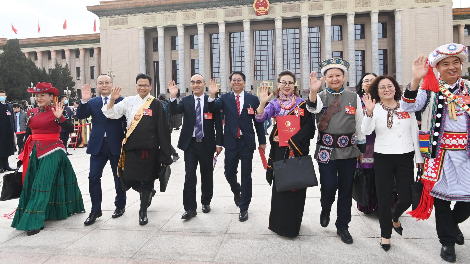 全国人大代表都是党政干部吗？