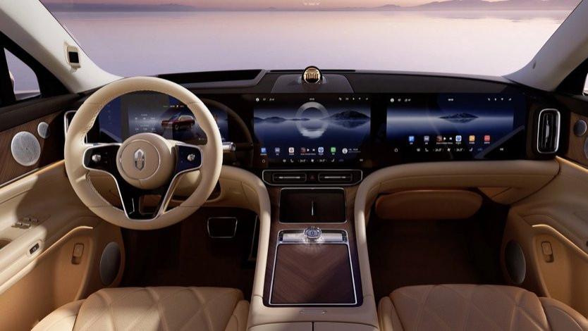 中国豪华品牌里程碑式突破，问界M9累计交付突破25万辆