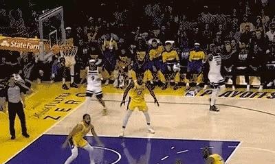 2025年湖人VS森林狼G2争议战：对抗升级，判罚尺度成焦点
2025年NBA西