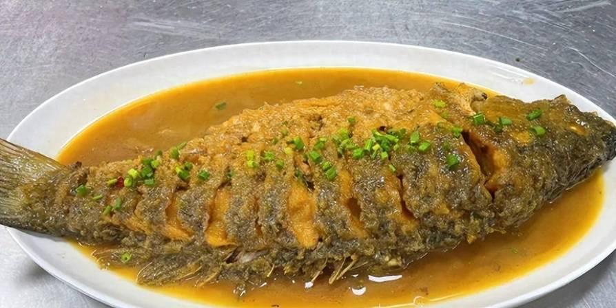 河南省洛阳市十大名菜
（仅供阅读交流，不作权威排行）
一、葱烧黄河大鲤鱼
二、洛