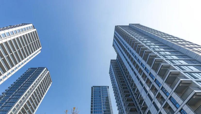 5月报道，北京，一女子跟男人搞暧昧，前夫跟她离了婚，4岁女儿归前夫，她听说前夫把
